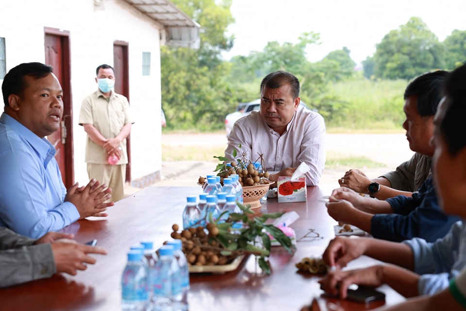 ឯកឧត្តមបណ្ឌិត កៅ ថាច បានឆ្លៀតអញ្ជើញចុះពិនិត្យមើលទីតាំងកន្លែងប្រមូលទិញកសិផល (សាយឡូ)