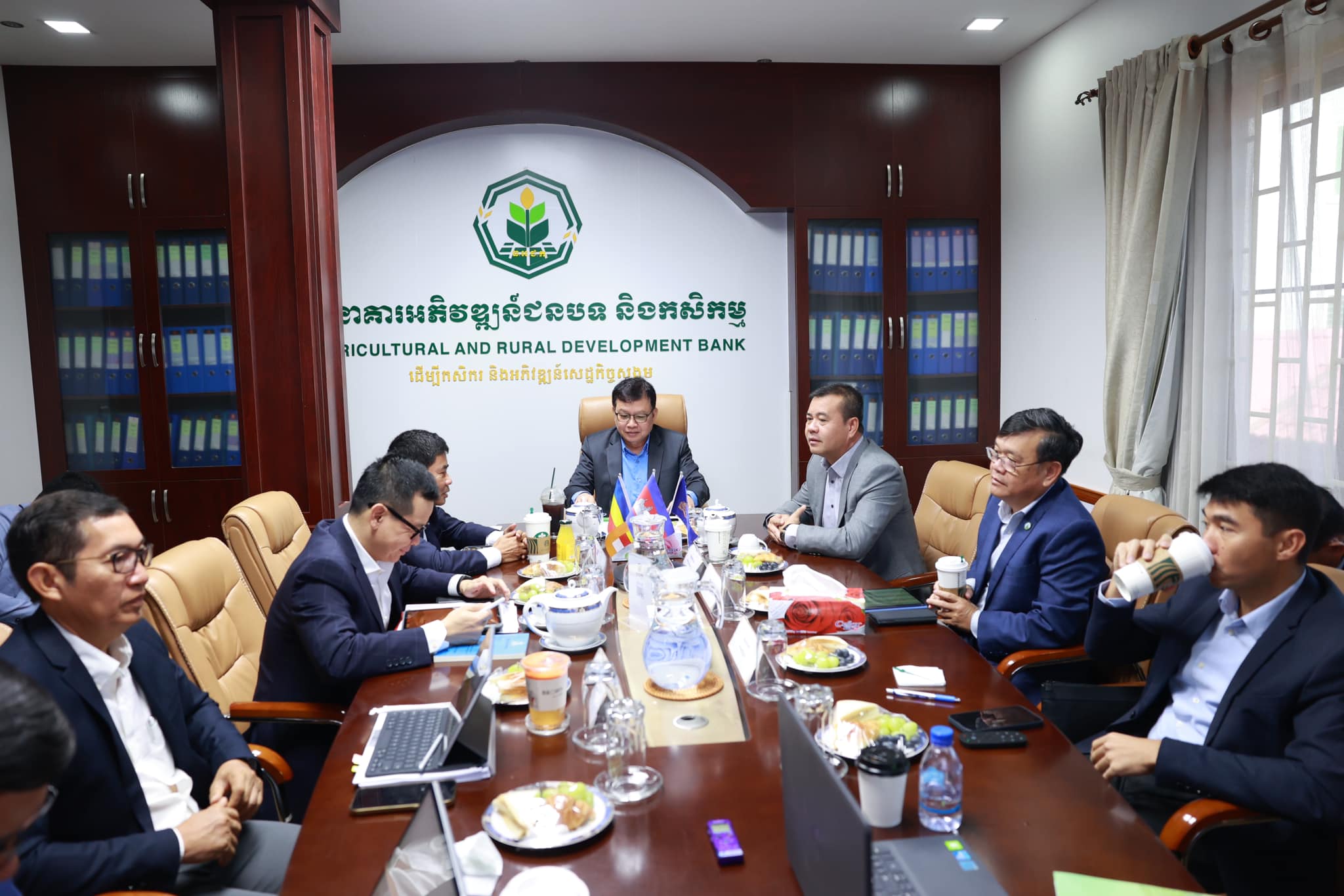 ក្រុមប្រឹក្សាភិបាលនៃធនាគារអភិវឌ្ឍន៍ជនបទ និងកសិកម្ម (ធ.អ.ជ.ក.) បានប្រជុំក្រុមប្រឹក្សាភិបាល អាណត្តិទី៩ លើកទី៣