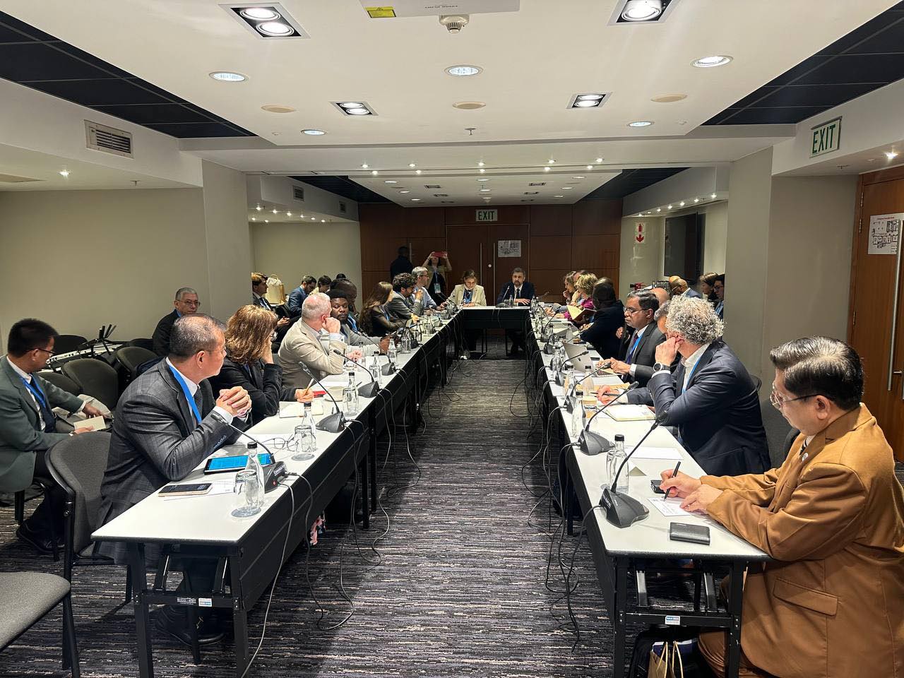 ឯកឧត្តមបណ្ឌិត កៅ ថាច បានអញ្ជើញចូលរួមធ្វើបទអន្តរាគមក្នុងកិច្ចពិភាក្សាចង្អៀតរបស់ថ្នាក់ដឹកនាំជាន់ខ្ពស់ (High-Level Closed-Door Meeting) នៃសមាជិកសន្និបាទហិរញ្ញវត្ថុជាសកល (FiCS)