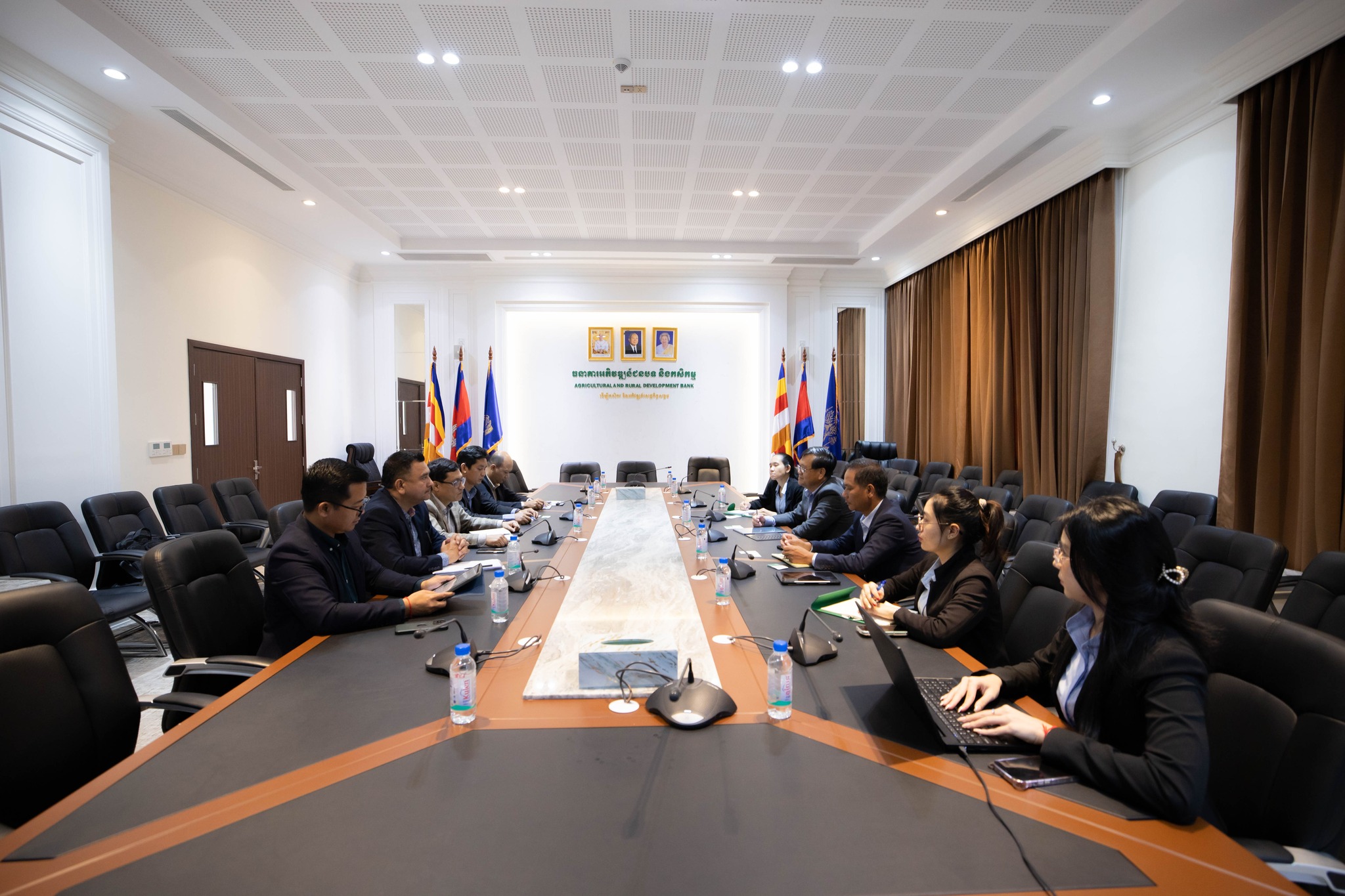 ឯកឧត្តម ចាន់ សីហា បានជួបពិភាក្សាការងារជាមួយ Heifer International ប្រចាំប្រទេសកម្ពុជា និងប្រទេសនេប៉ាល់ និងធនាគារ Himalayan Bank Ltd នៃប្រទេសនេប៉ាល់