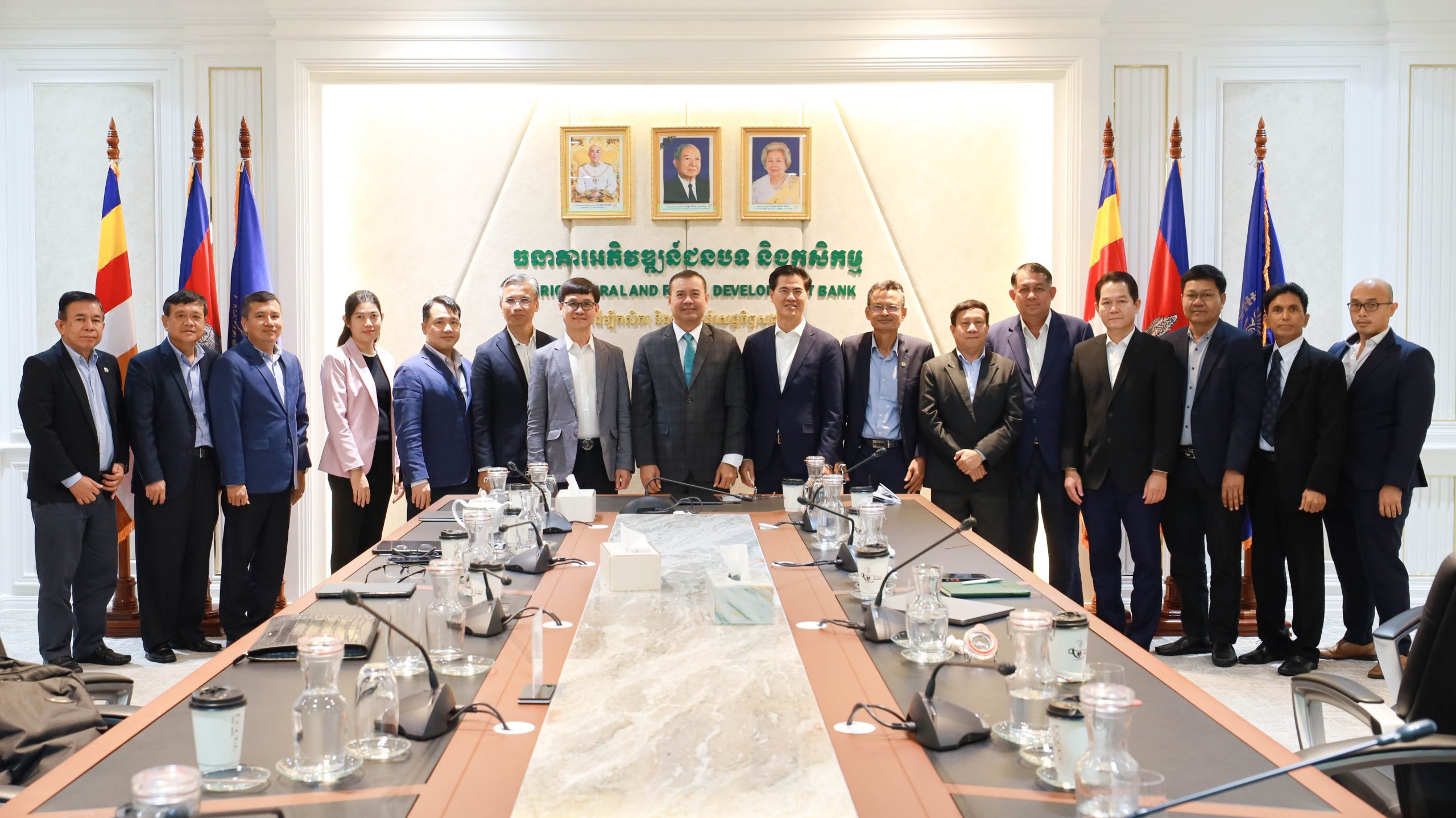 ឯកឧត្ដមបណ្ឌិត កៅ ថាច បានដឹកនាំកិច្ចប្រជុំការងាររបស់ទីប្រឹក្សានៃធនាគារ ARDB ប្រចាំឆមាសទី១ ឆ្នាំ២០២៥