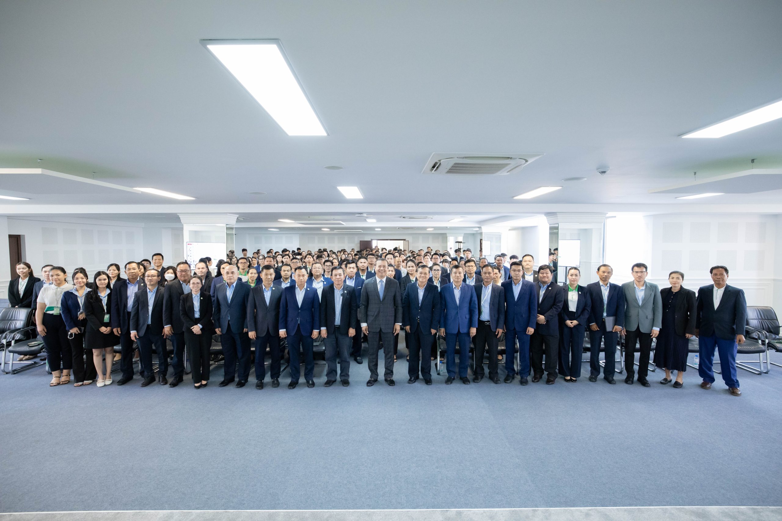 ឯកឧត្តមបណ្ឌិត កៅ ថាច អញ្ជើញប្រជុំសំណេះសំណាលជាមួយបុគ្គលិកប្រចាំឆមាសទី១ ឆ្នាំ២០២៥ នៃធនាគារអភិវឌ្ឍន៍ជនបទ និងកសិកម្ម