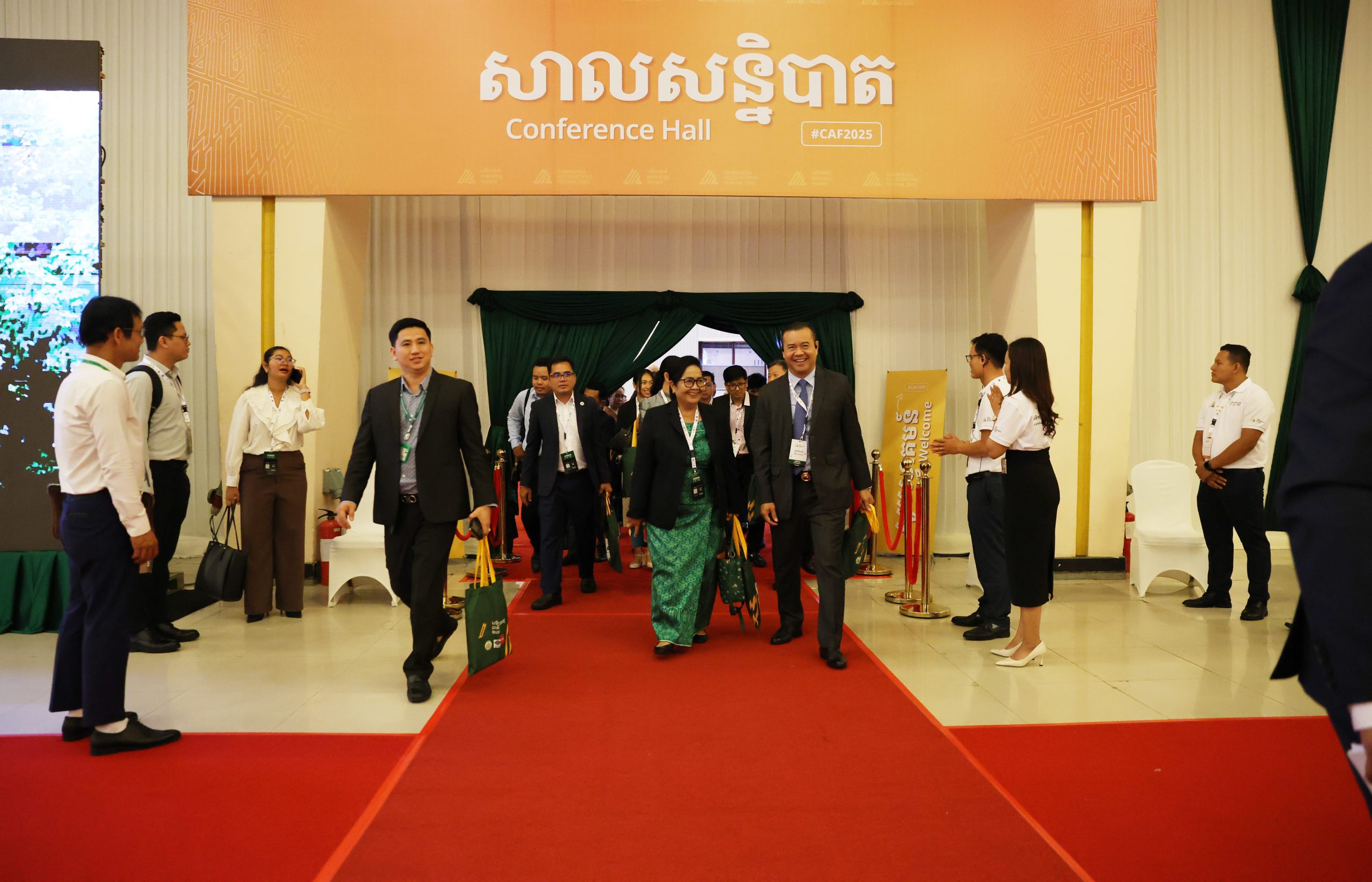 ឯកឧត្តមបណ្ឌិត កៅ ថាច បានអញ្ជើញចូលរួមជាកិត្តិយសនៅក្នុងវេទិកាជាតិគណនេយ្យ ឆ្នាំ២០២៥ នាមជ្ឈមណ្ឌលកោះពេជ្រ ក្នុងរាជធានីភ្នំពេញ