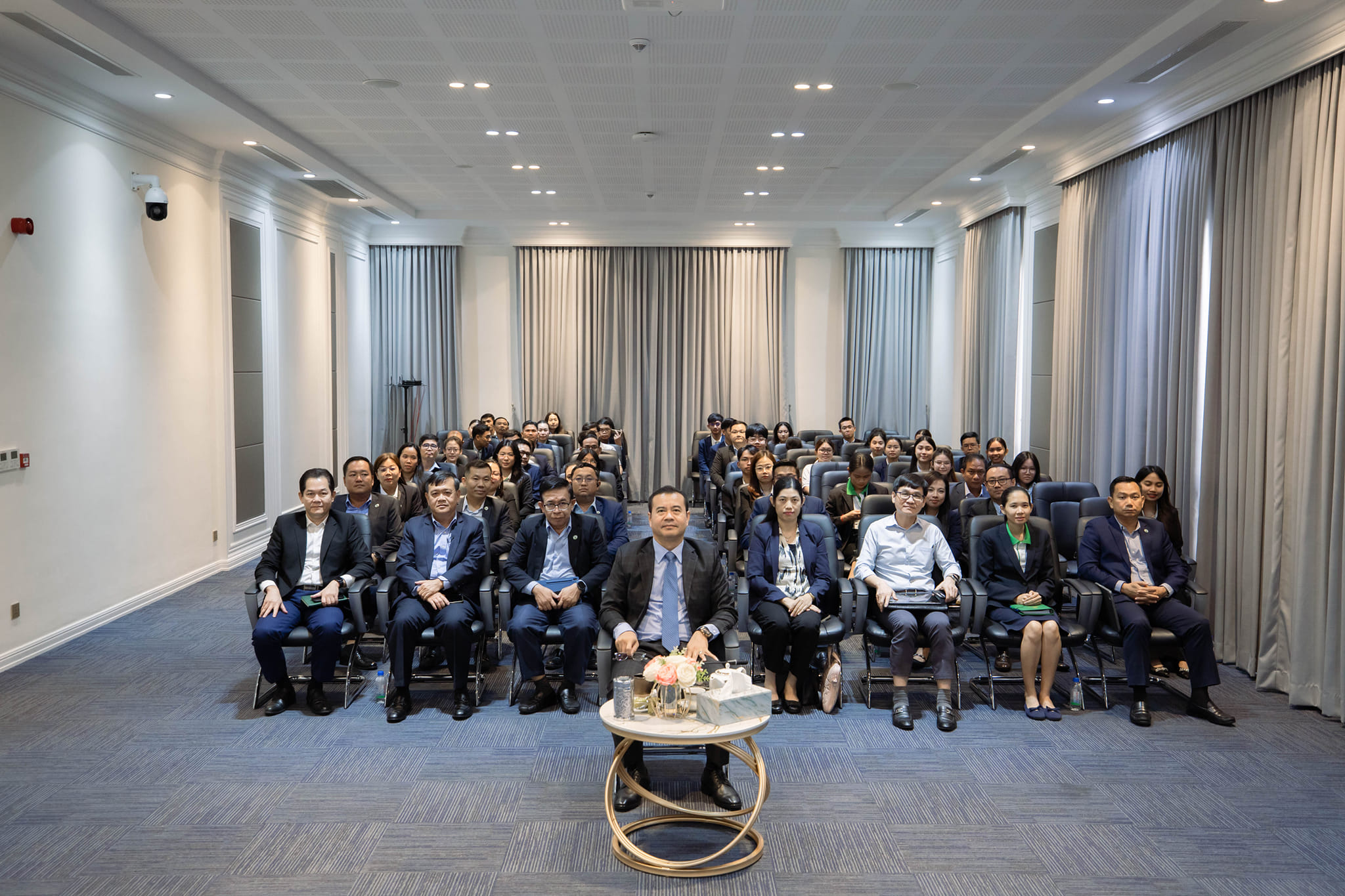 H.E. Dr. Kao Thach, presided over the opening of the First Consultation Workshop on the draft research report prepared by the research team of the Akkak Pundit Sapheachar Aun Pornmoniroth Center for Policy Studies and Training (APM Center)