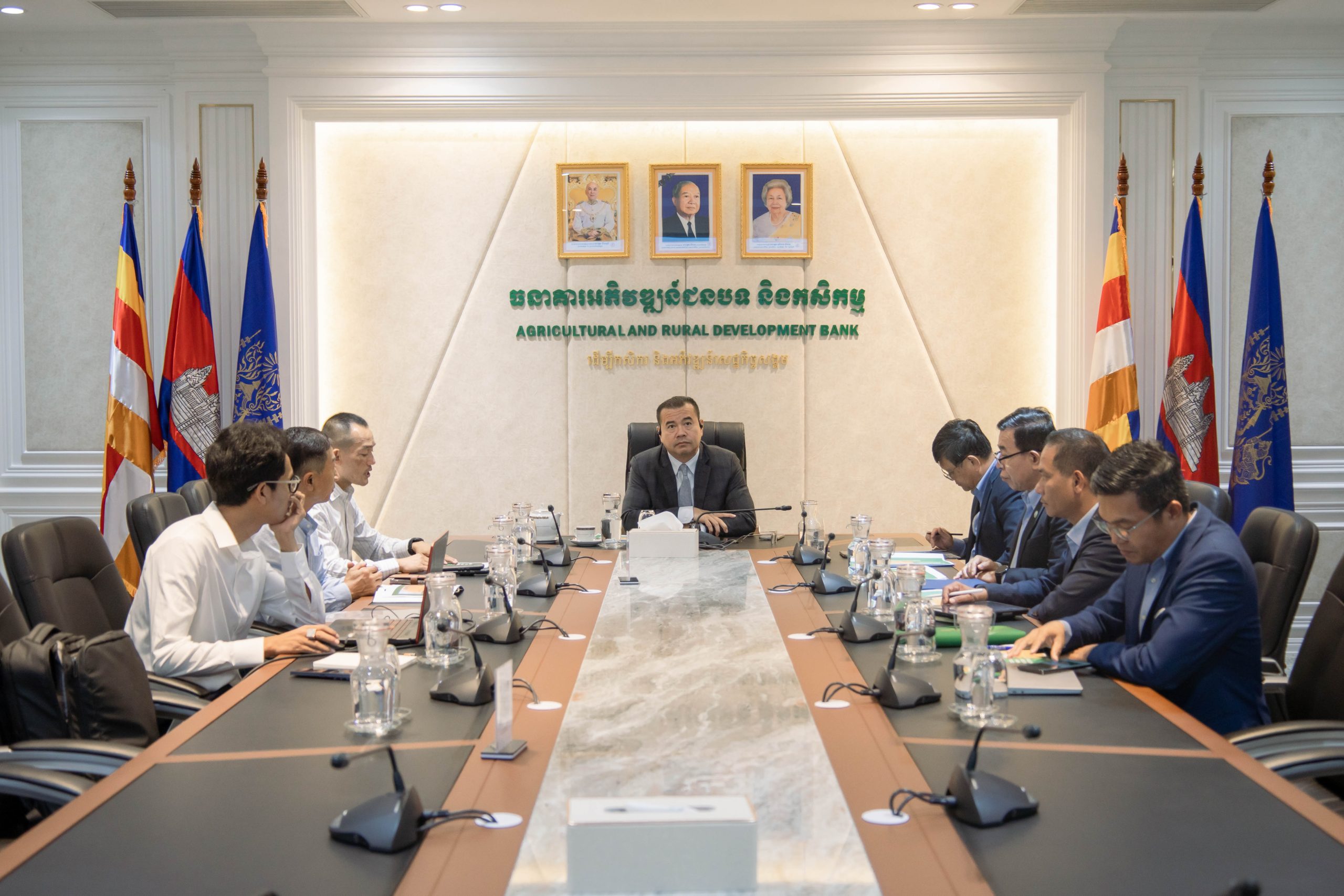 ឯកឧត្តមបណ្ឌិត កៅ ថាច បានអនុញ្ញាតឱ្យក្រុមការងារនៃក្រុមហ៊ុន Signature Agribiz ជួបពិភាក្សាការងារលើការដំាដុះ និងផ្គត់ផ្គង់ត្រសក់ផ្អែម និងបន្លែសុវត្ថិភាពមួយចំនួន ព្រមទំាងការតភ្ជាប់ទីផ្សារ ធានានូវការផ្គត់ផ្គង់ទីផ្សារប្រកបដោយគុណភាព និងនិរន្តរភាព