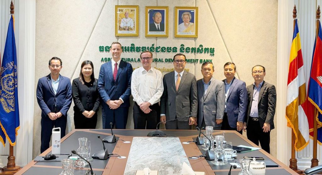 H.E. Dr. KAO Thach, accompanied by his colleagues, met with the project team of Deutsche Gesellschaft fur Internationale Zusammenarbeit (GIZ)