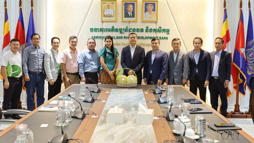 ឯកឧត្ដមបណ្ឌិត កៅ ថាច និងសហការី បានអនុញ្ញាតឱ្យលោក ហ៊ីម ស៊ីតូម៉ា និងក្រុមការងារនៃក្រុមហ៊ុន G.G.A Advisory Co., LTD ចូលជួបប្រជុំពិភាក្សា