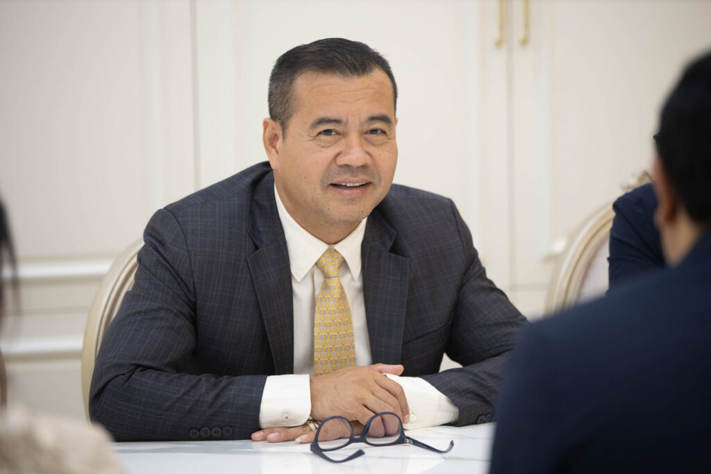 H.E. Dr.  Kao Thach allowed the Secretary General of the APRACA, and his colleagues for Courtesy Call and Discussion.