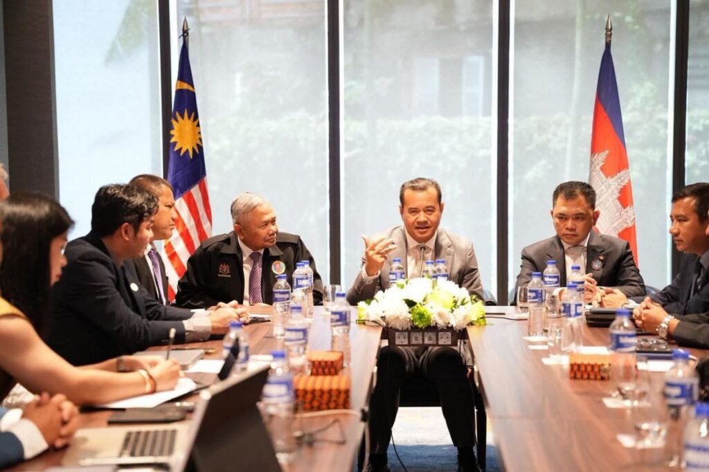 ឯកឧត្តម កៅ ថាច ប្រតិភូរាជរដ្ឋាភិបាល អញ្ជើញស្វាគមន៍ និងជួបពិភាក្សាជាមួយប្រតិភូធុរកិច្ចម៉ាឡេស៊ី