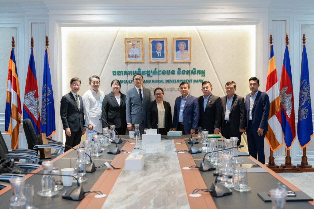 Discussion Meeting Between representatives of ARDB and Delegation of Korean investors, Oxfam representative in Cambodia, and the working group of the Tasey Samakki Agricultural Cooperative.