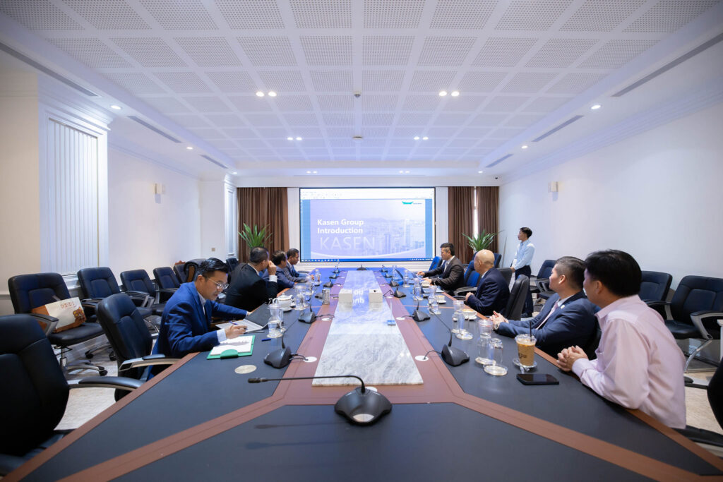 H.E. Dr. KAO Thach and Colleagues allowed the representatives of KASEN Group to meet and discuss.