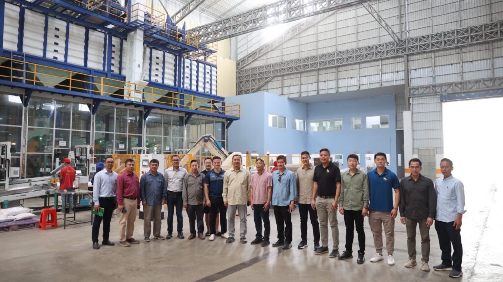 សកម្មភាពចុះពង្រឹងខ្សែចង្វាក់ផលិតកម្មស្រូវអង្ករ និងជំរុញសក្ដានុពលកសិឧស្សាហកម្មនៅខេត្តបាត់ដំបង