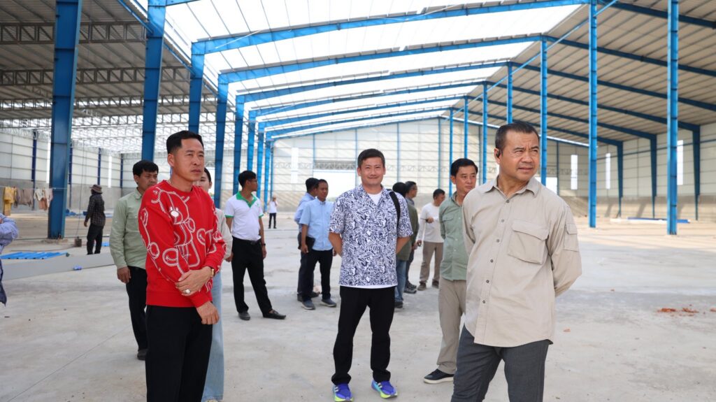 ឯកឧត្ដមបណ្ឌិត កៅ ថាច ចុះពិនិត្យវឌ្ឍនភាពការដ្ឋានសាងសង់ទីតាំងប្រមូលទិញ និងកែច្នៃគ្រាប់ស្វាយចន្ទី និងដំឡូងមី ក្នុងខេត្តកំពង់ធំ និងកំពង់ចាម