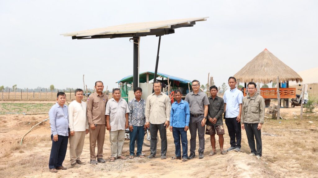 ARDB បន្តបេសកកម្មជំរុញវិស័យកសិកម្ម៖ ឯកឧត្ដមបណ្ឌិត កៅ ថាច ចុះពិនិត្យកសិដ្ឋានចិញ្ចឹមសត្វ និងបន្លែសុវត្ថិភាពក្នុងផ្ទះសំណាញ់ នៅខេត្តកំពង់ធំ