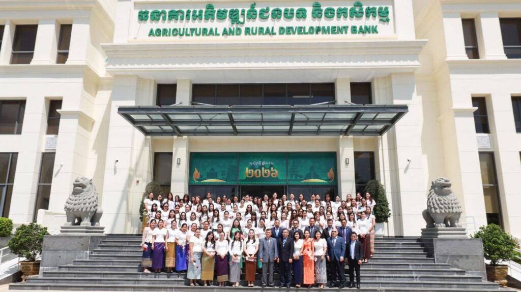 ធនាគារអភិវឌ្ឍន៍ជនបទនិងកសិកម្ម (ARDB) បានរៀបចំពិធីអបអរសាទរ ទិវាអន្តរជាតិនារី ៨មីនា ខួបលើកទី១១៥ ក្រោមប្រធានបទ “សន្តិភាព និងសន្តិសុខសម្រាប់ស្ត្រី និងគ្រួសារ”