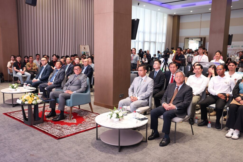 ការប្រកួតសិល្បៈកាហ្វេឡាតេអាតជើងឯកកម្ពុជា-ចិន លើកទី១ ឆ្នាំ២០២៦ ក្រោមប្រធានបទកាហ្វេបង្រួបបង្រួមយើងទាំងអស់គ្នា បានបិទបញ្ចប់ព្រឹត្តិការណ៍ប្រកបដោយជោគជ័យ