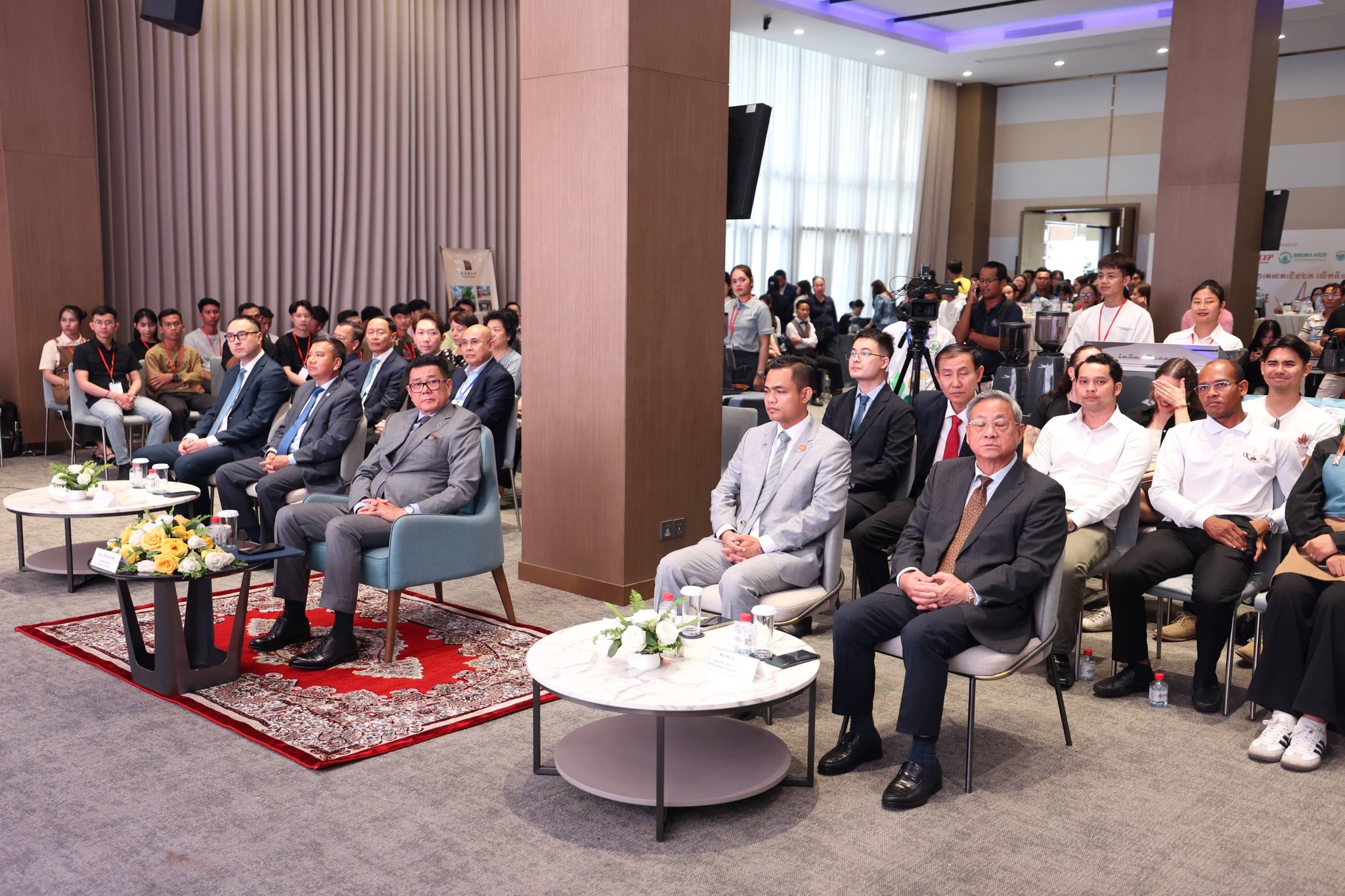 ការប្រកួតសិល្បៈកាហ្វេឡាតេអាតជើងឯកកម្ពុជា-ចិន លើកទី១ ឆ្នាំ២០២៦ ក្រោមប្រធានបទកាហ្វេបង្រួបបង្រួមយើងទាំងអស់គ្នា បានបិទបញ្ចប់ព្រឹត្តិការណ៍ប្រកបដោយជោគជ័យ