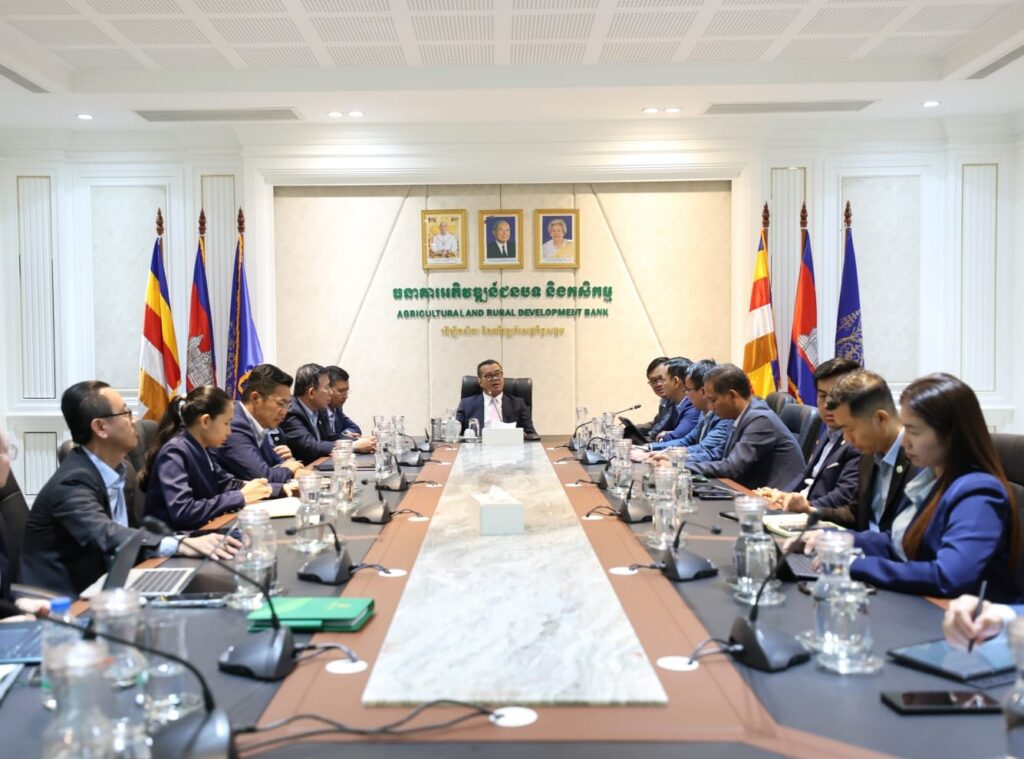 H.E Dr Kao Thach led the monthly Management Meeting