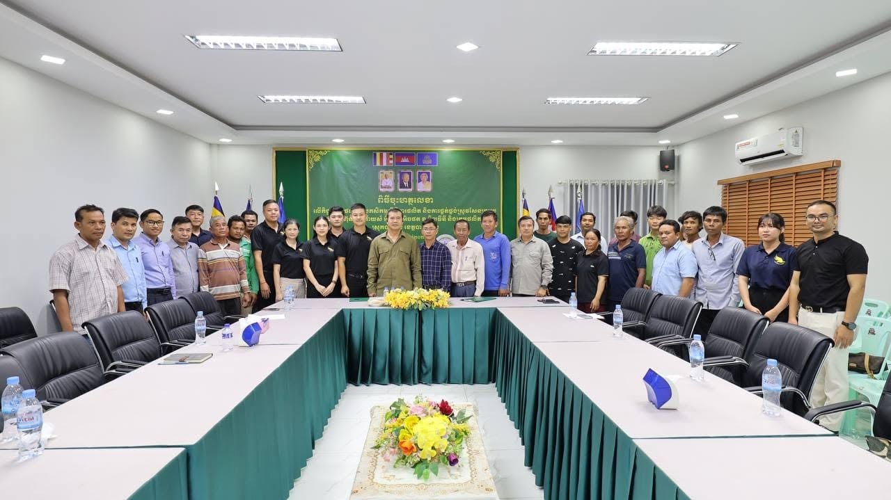 ឯកឧត្តមបណ្ឌិត កៅ ថាច ជំរុញយន្តការកិច្ចសន្យាផលិតកម្មកសិកម្មរវាងក្រុមហ៊ុន City Rice និងតំណាងកសិករអ្នកផលិតស្រូវនៅស្រុកបាណន់ ខេត្តបាត់ដំបង ដើម្បីរួមគ្នាធានាលើការទិញស្រូវពីកសិករឲ្យមានតម្លៃសមរម្យនៅលើទីផ្សារ