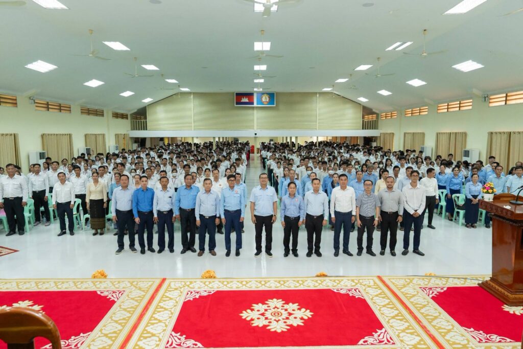 ឯកឧត្តមបណ្ឌិត កៅ ថាច​ ៖ អនាគតដ៏ល្អផូផង់របស់ក្មួយសិស្សានុសិស្ស​ ត្រូវតែងនិពន្ធដោយដៃខ្លួនឯងផ្ទាល់ មិនមែនអ្នកក្រៅទេ