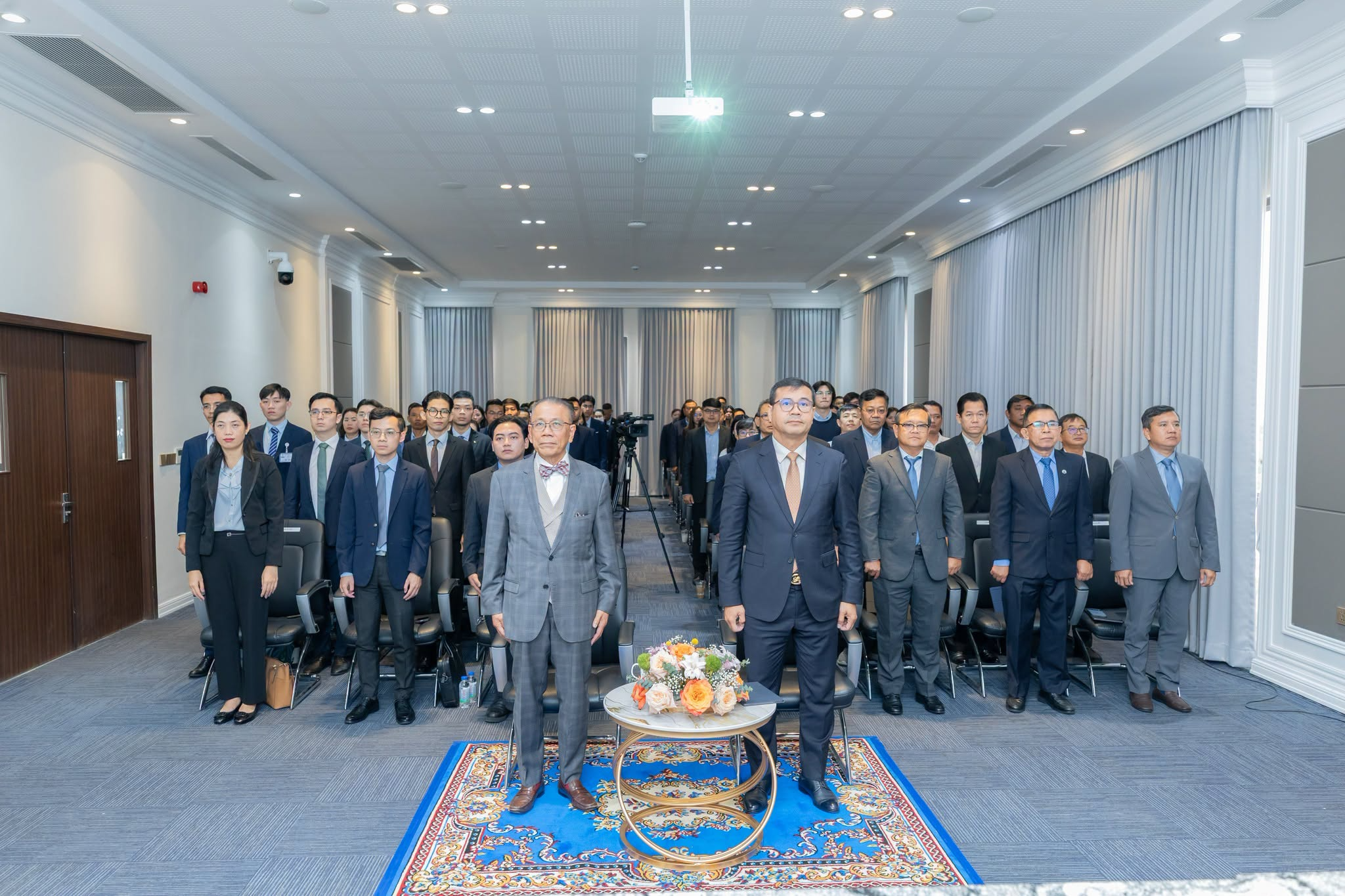 .E. Dr. Kao Thach, Delegate of the Royal Government in charge as CEO of the ARDB presided the lecture series on ” Global Trends Affecting the Cambodia Economy ” delivered by H.E. Prof. Bundit Sapheacha Dr. Sok Siphana, Senior Minister in Charge of Special Missions and Chairman of the Trade Policy Advisory Board (TPAB).